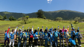 态文明旅游线路上的蓝精灵龙8游戏国际登录西藏生(图3)